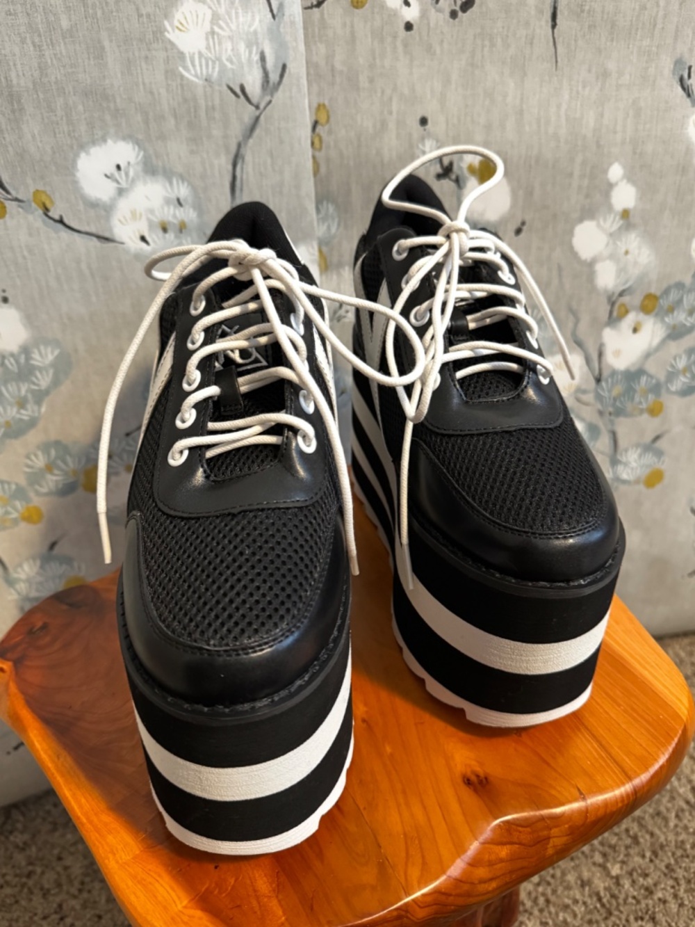 Brand New in Box YRU Karazii Flatform Sneakers - Picture 2 of 8